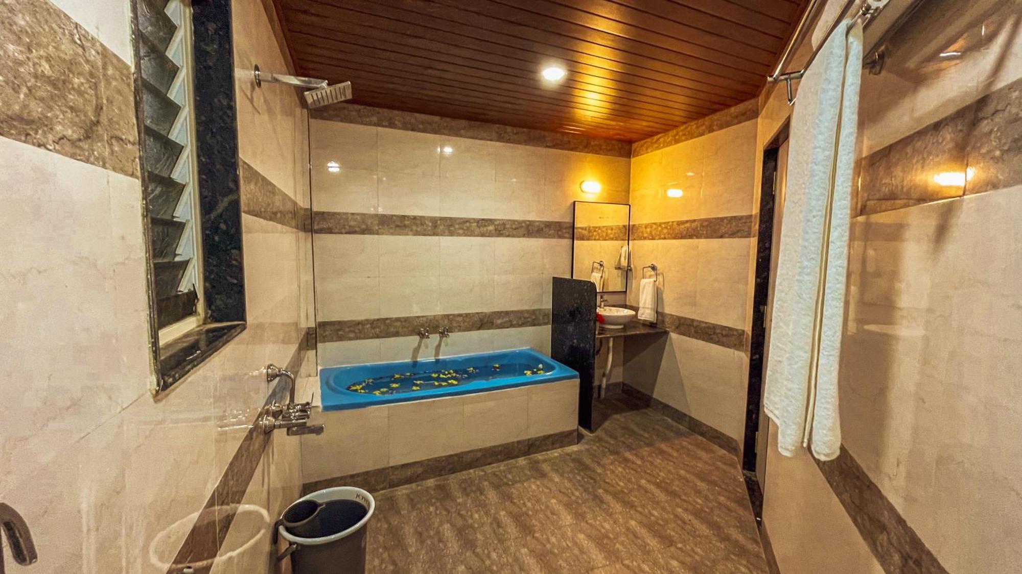 Regenta Bharti Amusement & Adventure Resort Pune, Urulikanchan Uruli Kanchan Ngoại thất bức ảnh